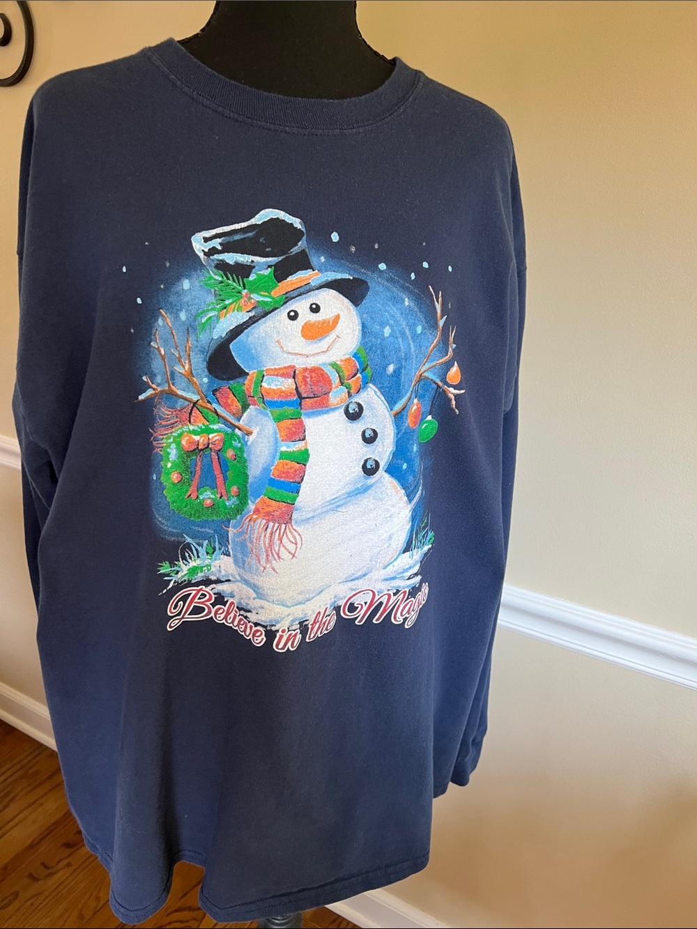 Gildan Navy Snowman Graphic Crewneck T Shirt with Multicolor Accents